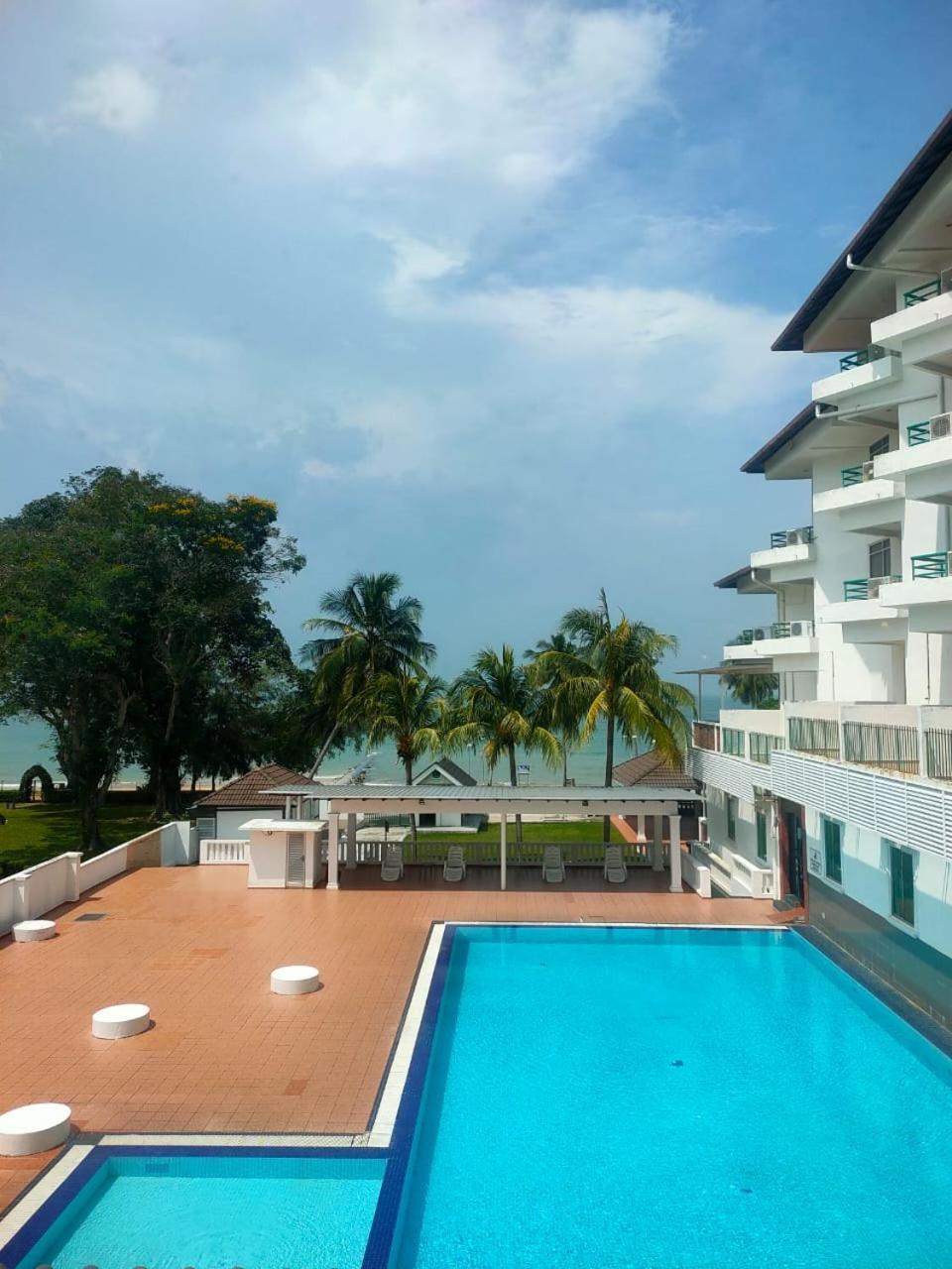 Akar Beach Resort Port Dickson Exterior foto