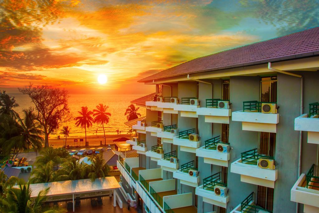 Akar Beach Resort Port Dickson Exterior foto